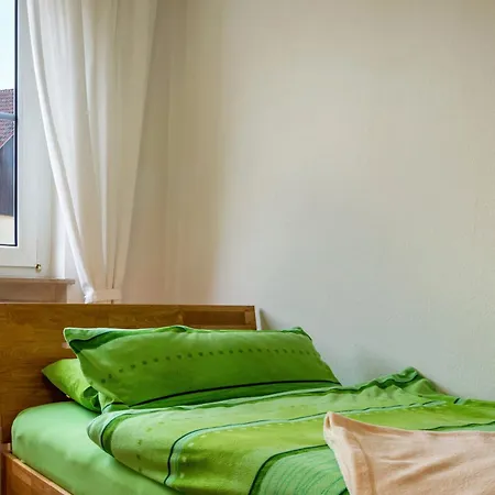 Weinberg Apartman *